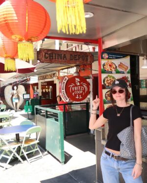 Madeline Carroll Instagram - So sad to see China depot go 😢 been eating here since I was a baby. I hate change 😭😭😭 @farmersmarketla @thegrovela will never be the same 💔
