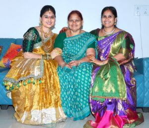 Madhu Reddy Instagram - “You don’t choose your family. they are God’s coregift to you,As you are to them”😘❤️ @purvikaareddy 
@spydyyy_._324 
📸 @bheemesh_6 

#instagram #insta#reelitfeelit #mother #happy #sister #motherdaughter #feel #reelitfeelit #mood #happy #happylife #instalove #emotions #reach #reachlife #feed #viral #viralpost #viralinstagram #viralsong #motherlife #loveislove #feeding #reach #photo #naturephotography #photosession #family #familytime #familyphotography #familylove