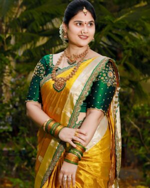 Madhu Reddy Instagram - Yes I’m smiling because god is always teaching me to be strong🤗

 @purvikaareddy 
📸: @tinyhugsphotography
Blouse &purvi 👗 @pravallis_boutique 

#instagram #insta #feed #treding #treditional #tredingnow #happy #happyface #saree #sareelove #sareefashion #sareelove #sareeblouse #pattu #pattusarees #kanchipattu #pattusareeblouse #puja #vratham #treditionallook❤️ #treditionalphotography #festival #festivalfashion #festivaloutfit #festivalstyle #feed #reach #reachpost #viral #viralpost #viralreel #viralinstagram
