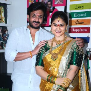 Madhu Reddy Instagram - Happy family ❤️ @purvikaareddy @madithatikrishnakishore 

#instagram #instalove #madhureddy_official #feed #purvikaa #viral #viralpost #viralreel #photoshoot #photographers #village #vratham #puja #family #familylife #familyfirst #happy #husbendandwife #reach #reaching #feel #feeling #saree #sareelove #sareelovers #sareecollection #sareestyle #pattusaree