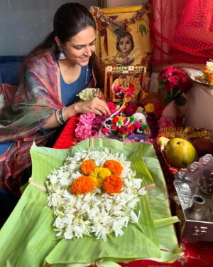 Madhurima Tuli Instagram - Wish you all a very Happy Janmashtami ❤️🙏🏼

Wearing @ambraee_
