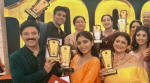 Madhusree Sharma Instagram - .
Finally reached this milestone!!
Completed 1000 episodes with our Mannsundar team
What a beautiful journey we shared with you all..
 Thankyou 🙏🏽💝💫

#mannsundar #dangaltv  #explore  #explorepage #madhusreesharma