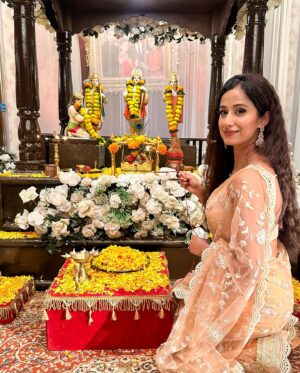 Maera Mishra Instagram - Happy Janmashtami. ❤️
#janmashtami #kanhaji #krishna