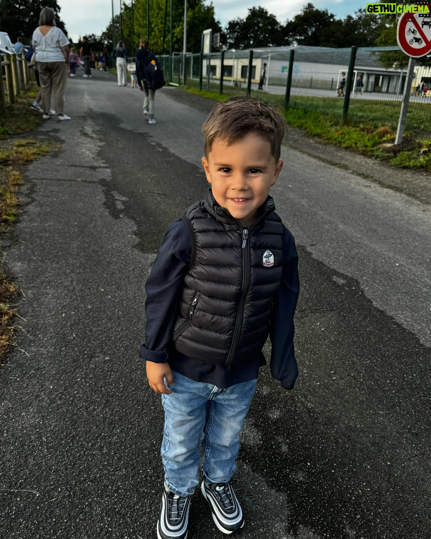 Maëva Martinez - 20.3K Likes - Des parents qui meurent d’amour ✨ Premier jour d’école pour notre petit doudou qui devient grand 🥹 Oui oui, on est fière 🎊🫶🏼
#ecole #ecolematernelle #maternelle #parents #mumlife #dadlife #baby #babyboy #instamoment #goodmoments #instagood #instagram #photooftheday #picoftheday #lifestyle