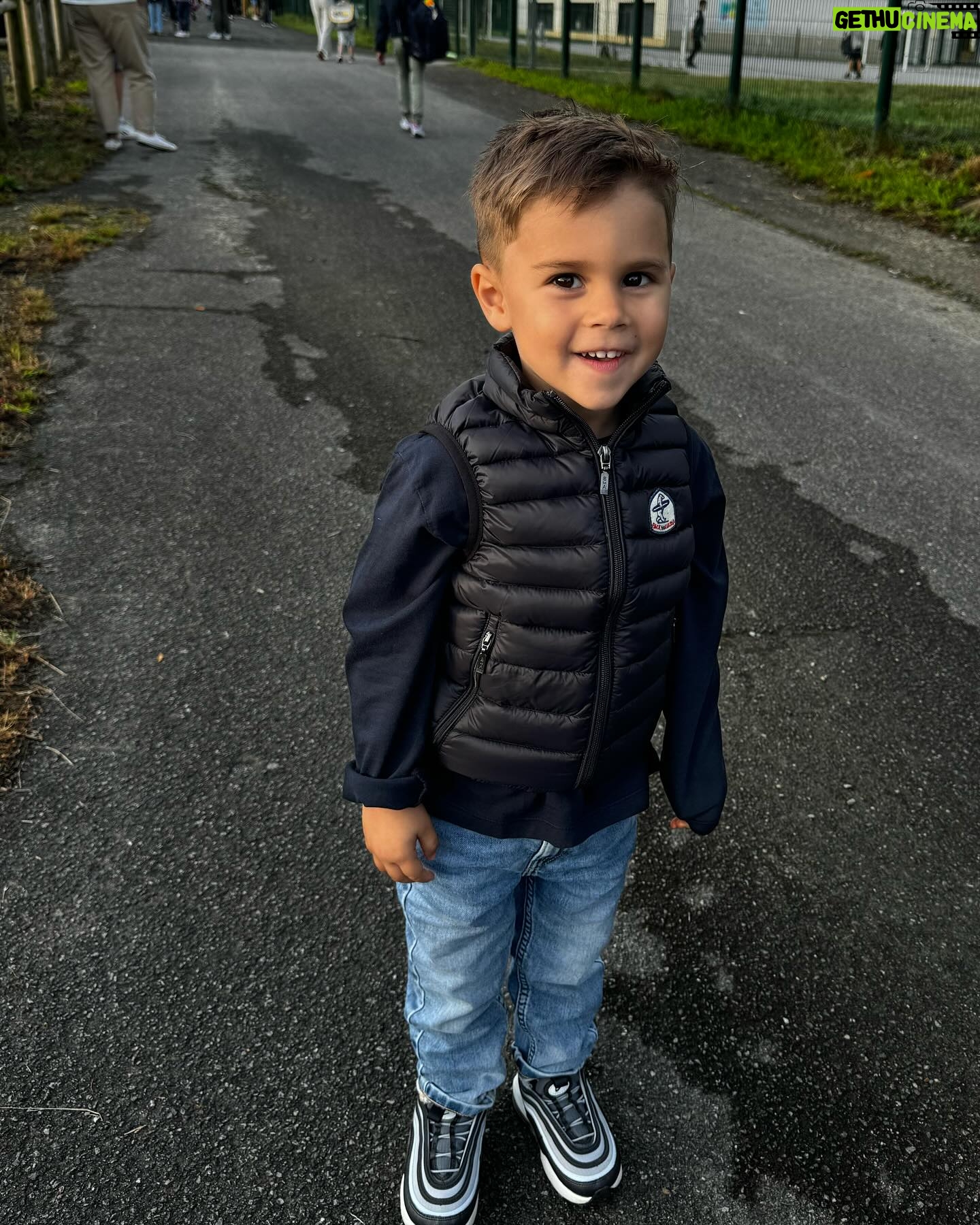 Maëva Martinez - 20.3K Likes - Des parents qui meurent d’amour ✨ Premier jour d’école pour notre petit doudou qui devient grand 🥹 Oui oui, on est fière 🎊🫶🏼
#ecole #ecolematernelle #maternelle #parents #mumlife #dadlife #baby #babyboy #instamoment #goodmoments #instagood #instagram #photooftheday #picoftheday #lifestyle