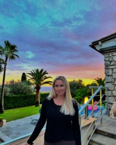 Actress Maïka Desnoyers HD Instagram Photos and Wallpapers September 2024