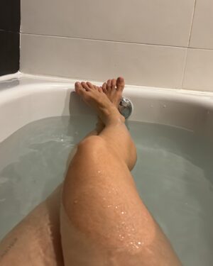 Mala Rodríguez Instagram - Con cada dificultad viene una facilidad 🙏🏼✨🪽🪡
