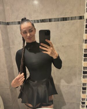 Mala Rodríguez Instagram - Qué regalo!!!! 🐚🪡 hoy les espero en Santiago!!!! Va a ser algo muy especial✨✨✨