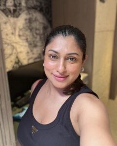 Actress Malavika HD Photos and Wallpapers December 2024