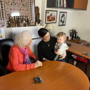 Malena Pichot Instagram - El dia que Rafa conoció a la heroa de la nacion!
Gracias Estela
Gracias @abuelasdifusion 
Gracias @futurockok por este momento