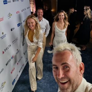 Malin Åkerman Instagram - Friends and fun times always @mptf #eveningbefore #whiteparty @michellemonaghan @myherbitual #emmys
