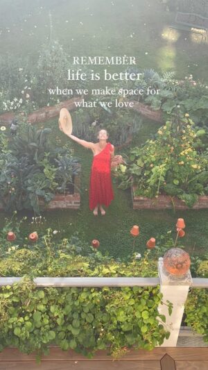 Malin Persson Instagram - Bra att påminna sig om…
Vad är ditt lyckopiller?

#seasonpoetry #romanticizeyourlife #cinematic #sezane #sezanelovers #gardening #harvest #asteteticfilm #skandinavianhome #growyourownfood