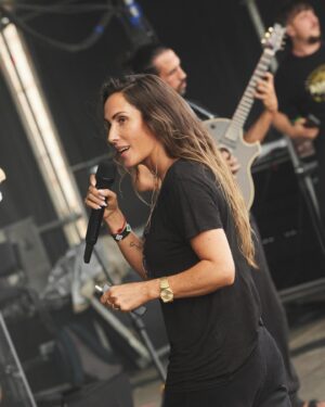Malú Instagram - Mi gente de Alcalá de Henares!!!! Q gran noche a vuestro lado!!!! Esa energía, esas ganas de disfrutar y cantar juntos. Millones de gracias por compartir taaaaaanto con nosotros. Os quieroooooooo!!! 🤟🏼🤟🏼🤟🏼

Dónde nos volvemos a ver??? Q este Tour sigueeee!!! Vamooooooos!!! 

📸 @salvamuste