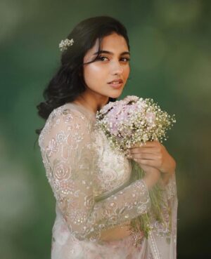 Mamitha Baiju Instagram - August in my memories✨
.
Styled by @styyledbyjoe @joe_elize_joy
Photography @merin__georg
MUAH @makeup_by.aju
Outfit @indrasdesigns
Location @tinyturtle.media
Shoot coordination @jubin_vincent