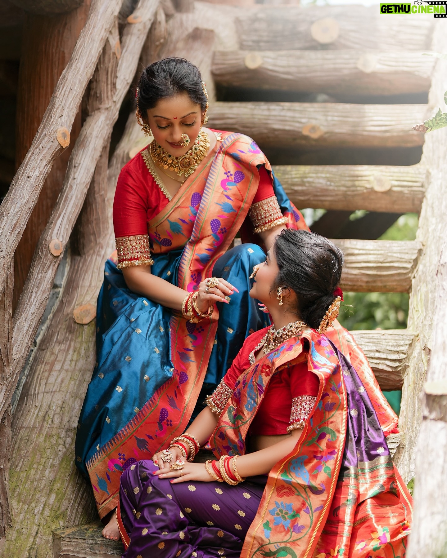 Manasi Naik - 54.7K Likes - गवर गौरी ग गौरी ग,
झिम्मा फुगडी खेळू दे,
हिरव्या रानात रानात
गवर माझी नाचू दे
गौरी पूजनाच्या हार्दिक शुभेच्छा 🌺🌺
An Exclusive with @nathicha__nakhara 🎬😇
Jewellery 🎀 @nathicha__nakhara
MUA 🎀 @neeta_kudale_ and @hair_by_monali
Outfit 🎀 @shobha_designer_24
Photography 🎀 @image.pro.studio
Location 🎀 @forest_home_villa
Saree drape 🎀 @santoshikadam81
Nails 🎀 @nailartstudio_lokhndwala