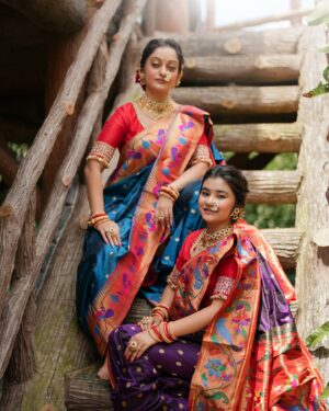 Manasi Naik Instagram - गवर गौरी ग गौरी ग,
झिम्मा फुगडी खेळू दे,
हिरव्या रानात रानात
गवर माझी नाचू दे
गौरी पूजनाच्या हार्दिक शुभेच्छा 🌺🌺

An Exclusive with @nathicha__nakhara 🎬😇

Jewellery 🎀 @nathicha__nakhara 
MUA 🎀 @neeta_kudale_  and @hair_by_monali 
Outfit 🎀 @shobha_designer_24 
Photography 🎀 @image.pro.studio 
Location 🎀 @forest_home_villa 
Saree drape 🎀 @santoshikadam81
Nails 🎀 @nailartstudio_lokhndwala