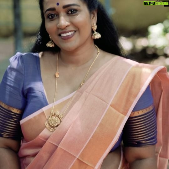 Manju Pathrose - 11.1K Likes - @ar_handlooms_kuthampully_
Frame :- @manju_sunichen
🎥 @camerachekkan
Ornaments @gem.forher
#kuthampully #arhandlooms #trendingreels #manjusunichen