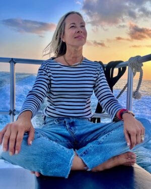 Maria Bello Instagram - I’m thinking about Freedom in the second half of life. There are great things to look forward to in the second half of life. Stay tuned for a special workshop about midlife next year with @chipconley at the @meawisdom ❤️