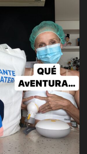 María Castro Instagram - SOY DONANTE DE LECHE MATERNA!
En el audio os explico el motivo y el por qué… pero aquí va el cómo!
Podéis pedir cita en estos teléfonos:
913908811
913908198
Y os van a atender mejor que bien!

Mis pasos a seguir fueron:
- pedir cita ( de un día para otro)
- entrevista personal para ver que cumplo los requisitos: pues no fumadora, no medicada… y ausencia de ciertas enfermedades
- explicación de todo el proceso de extracción y demás
-analítica 
- y a casa con todo el material (sacaleches y todos los artilugios esterilizados).
- por cierto… las recogidas se hacen a domicilio, pactando horas previas, y con todas las facilidades del mundo.

Mi agobio era no tener suficiente, para Emma y para más…. Pero como bien me explicó la doctora, nuestras referencias en ml son erróneas…. Porque aún yo dando botecitos, por ejemplo de 30 ml, muchos de estos bebés se sacian con 1 SIMPLE MILILITRO, así que imaginaos!

Ella me explicaba q los bebés prematuros no toleran bien la leche de fórmula, porque inflama su intestino, pudiendo necrosarlo a la larga… por eso para ellos la leche materna es vida!

Y claro mucha no hay:
- porque no hay mucha info al respecto
- y porque no hay tantas donantes: mamás con lactancia establecidas, con algo de excedente, sanas… y que quieran, o simplemente que sepan que esto exista.

Lo que más me impresionó…? Que alguna de las donantes, son mamás en fase de duelo, que han perdido a sus bebés…. Y en medio de ese dolor, se sienten más en paz, donando su leche para que otros bebés sí puedan salir adelante.

Ayer conocí a muchos… entre ellos a Mikel, que hace un mes vive enganchadito a muchas máquinas, llenito de amor, y de leche materna de otras mamis. Y como le dije a él en bajito: “vamos Mikel…. Te veo… en la vida”

Y así será. Mucha suerte a todos los que pasáis por ese proceso. Me hace sentir bien, el saber que mis hijas tienen hermanos de leche por el mundo

Y todas las que podáis hacer algo, por poquito que sea, será muchísimo.