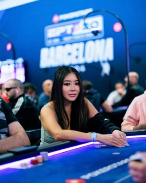Maria Ho Instagram - Poker by day, paella by night. ¡Viva Barcelona!

📸 : @pokernews
#travel #poker #pokerlife #gamer