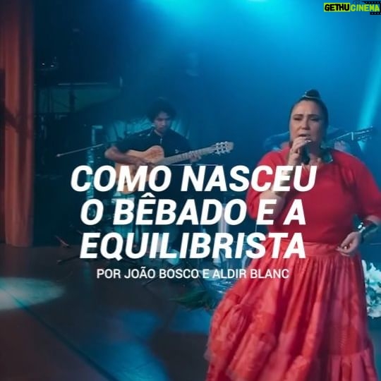 Maria Rita - 12.7K Likes - Se estivesse conosco, Aldir Blanc completaria 78 anos de idade hoje. "O Bêbado e a Equilibrista", canção que escreveu com João Bosco, é um dos inúmeros clássicos que ele deixou pra gente e que também foi gravado por Maria Rita. Viva seu legado! 🤍 #EMR
#PraTodosVerem Vídeo começa com a frase "Como nasceu 'O Bêbado e a Equilibrista' por João Bosco e Aldir Blanc" sobre imagens de Maria Rita cantando em cima do palco vestida de vermelho. João Bosco aparece em seguida sentado falando em frente ao microfone.
Vídeo de João Bosco via YouTube da @radioeldorado