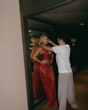 María del Cerro Instagram - Una Noche Increíble, Gracias @telefe💙💚❤️ #martínfierro 
Gracias @bycrismorena por hacerme parte de tu Noche tan  Especial y merecida ✨✨✨
.
Un verdadero lujo Todo , los fotones de @daianarosembergph 📸📸📸📸📸
Mi Equipo del bien que lo dio todo!!
Mi vestido Superlativo @joti.harriague , te Pasaste !! 🔥
St @maiteirazu Te Amo ♥️
Mis joyas @floboskis.stad 💍 
Mi Pelito @eddierodriguez_23 Sos Increíble !😍
Mi Make Up @celesteuria ya no se que mas decirte 😂♥️😍