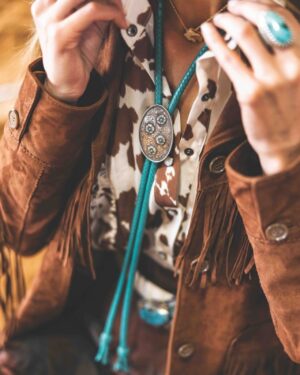 Mariah Strongin Instagram - As the weather cools down, the fashion heats up. Get inspired by our fall fashion look book at the link in our bio. 🍂🤠

📸: @saraforrest featuring @mariahstrongin