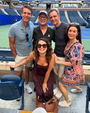 Marika Domińczyk Instagram - What a week! Thank you @shondarhimes for an epic time at the @usopen. When the #scandal #family get together it’s always #magic. So many pictures , will be posting this for awhile 😂 love you all. @scottkfoley @ktqlowes @shappyshaps @linnysuelowy @jeffperryreal @bellamyyoung @tonygoldwyn @lynpaolo Also was amazing to see more @shondaland fam . Mini #reunion for me! 🤣@greysabc @ellenpompeo & @jasonwinstongeorge 🎾 #tennis @chrissieevert @rennaestubbs @bigfoe1998 😘