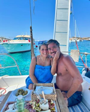 Marisa Passera Instagram - Una giornata perfetta per salutare questo mare incantato che rimarrà per sempre il mio preferito @aritmodellacqua 🩵 Spargi , Santa Maria , Razzoli #sardegnadelmiocuore