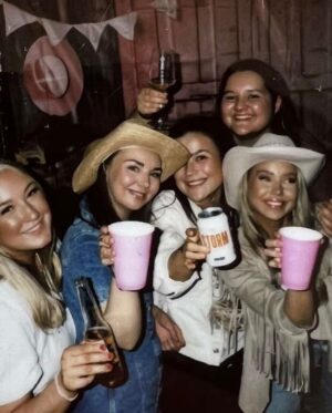 Martine Lunde Instagram - Nok 🤠 for i år✌🏼