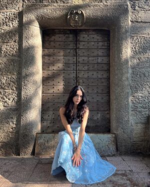 Matilda Morri Instagram - 🦢🦋