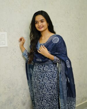 Meenakshi Anoop Instagram - Me again!👀
@_ruby_collections 👗