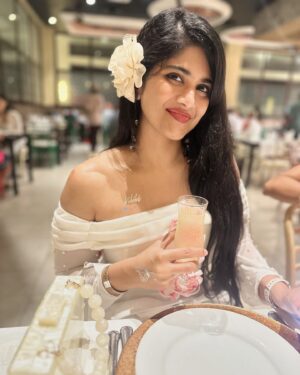 Megha Akash Instagram - Me and my moods ☺️😁😑😣
Love this series ♥️ ! 

Photographers @sreyaakaladharan @ayshu_555