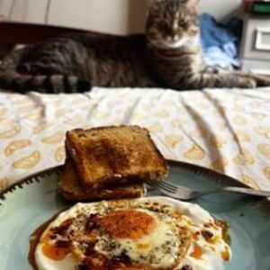 Megha Chowdhury Instagram - Living that cat life 🌭