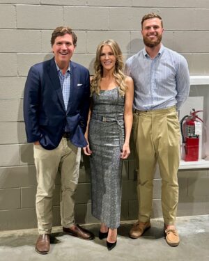 Megyn Kelly Instagram - Backstage last night with @tuckercarlson and @buttkicker7!