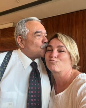 Melahat Abbasova Instagram - Azerbaycan Tiyatro Ve Sinema sanatçısı, yönetmen, pedagog , Adana Çukurova Üniversitesi öğretim görevlisi, Azerbaycan Devlet Sanatçısı canımız Profesör Cahangir Zeynalovun Ankara Azerbaycan Büyükelçiliği ve Uluslararası TURKSOY  Teşkilatının desteyi ile  70 Yıl Jübilesi geçirildi. Bütün dostlar bir aradaydık. Canım Cahangir Müellim. Size sağlık, mutluluk, yaradıcılığ işlerinizde başarılar dileyirem. ALLAH  sizin nefesinizi gözel ailenizin, biz dostlarınızın ve sevenlerinizin üstünden eksik etmesin. Sizi çox sevirik.🎂🎂🎂🎂🎉🎉♥️ @novcahan ♥️ @alihan.samedov