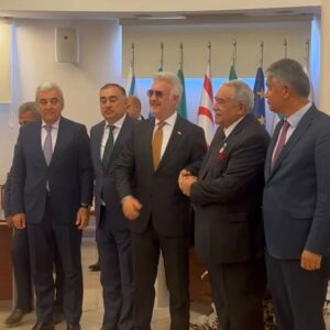 Melahat Abbasova Instagram - Azerbaycan Tiyatro Ve Sinema sanatçısı, yönetmen, pedagog , Adana Çukurova Üniversitesi öğretim görevlisi, Azerbaycan Devlet Sanatçısı canımız Profesör Cahangir Zeynalovun Ankara Azerbaycan Büyükelçiliği ve Uluslararası TURKSOY  Teşkilatının desteyi ile  70 Yıl Jübilesi geçirildi. Bütün dostlar bir aradaydık. Canım Cahangir Müellim. Size sağlık, mutluluk, yaradıcılığ işlerinizde başarılar dileyirem. ALLAH  sizin nefesinizi gözel ailenizin, biz dostlarınızın ve sevenlerinizin üstünden eksik etmesin. Sizi çox sevirik.🎂🎂🎂🎂🎉🎉♥️ @novcahan ♥️ @alihan.samedov