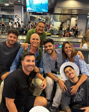 Melani Olivares Instagram - Se acabó , todo tiene un final , menos las salchichas que tienen dos! 
Graciaaas 
Cuban@s= Amor ❤️ 

@rafa_cuore 
@peterpriede 
@jazzvila 
@jose_lamuno 
@jonimarley7 
@horasanz 
@marttinaol_ 
@jeiser_cd 
@enjoytravelgroup_