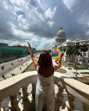 Melani Olivares Instagram - Rebosamos de amor. Cuba para siempre en el corazón ! Graciaaaas! 🩷🩷🩷 
#marianopeña 🩷🩷🩷

@enjoytravelgroup_ @jazzvila 

@jose_lamuno 
@jonimarley7 @horasanz @marttinaol_ @rafa_cuore @jeiser_cd @royaltonhabana
