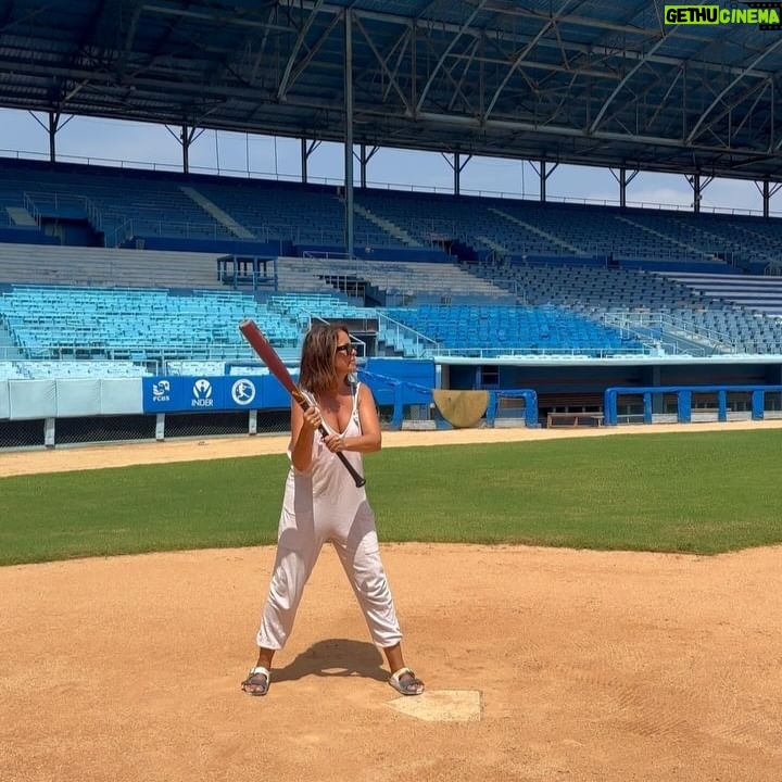 Melani Olivares - 26K Likes - Cubaā¦
Mariano peƱa y yo pensĆ”bamos que venĆamos a devolveros tantisimo amor que recibimos del pueblo cubano por Aida ) Nos equivocamos , es imposible devolver lo queridos que nos sentimos. Gracias de corazón .
Mariano y Melani
@enjoytravelgroup_
@jazzvila
@rafa_cuore
