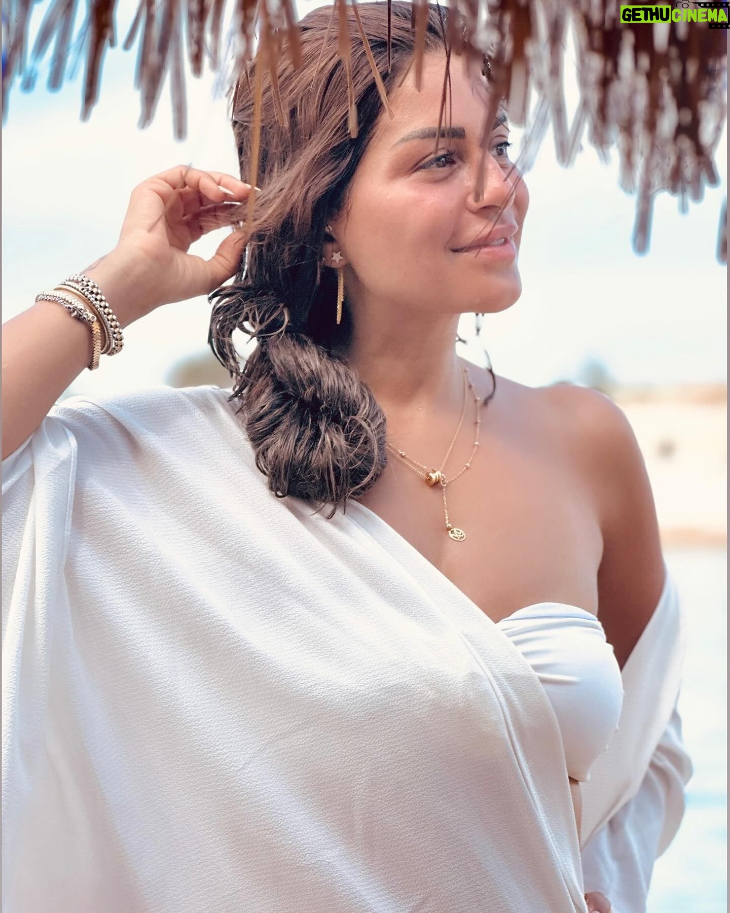 Menna Fadali - 64.2K Likes - Life is not long to try everything, nor short to remember everything. But it’s beautiful if we know it’s worth noting 🤍♍️