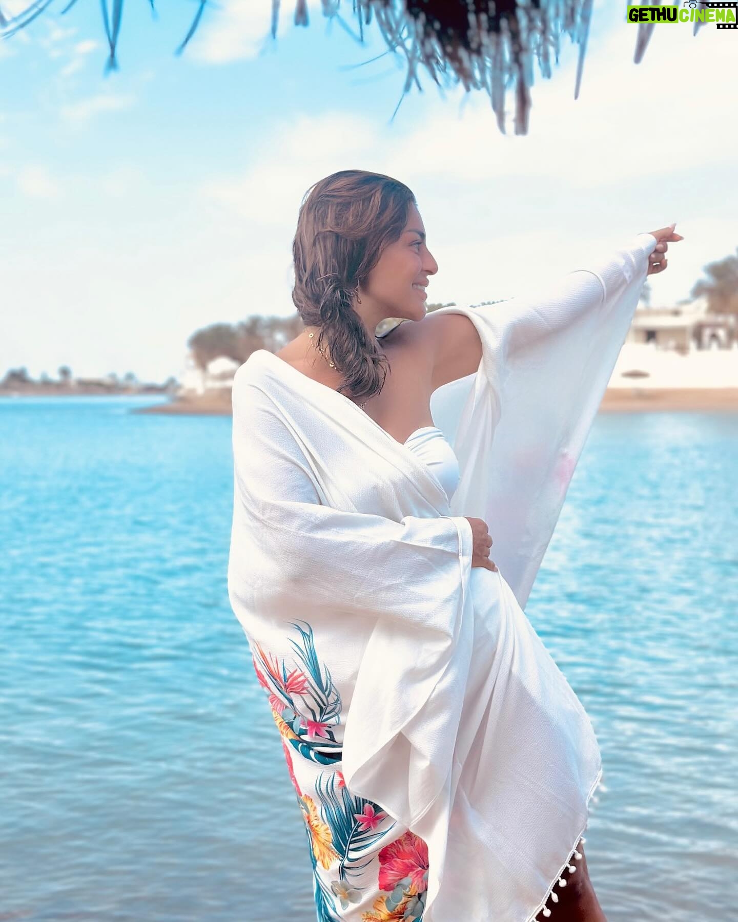 Menna Fadali - 64.2K Likes - Life is not long to try everything, nor short to remember everything. But it’s beautiful if we know it’s worth noting 🤍♍️