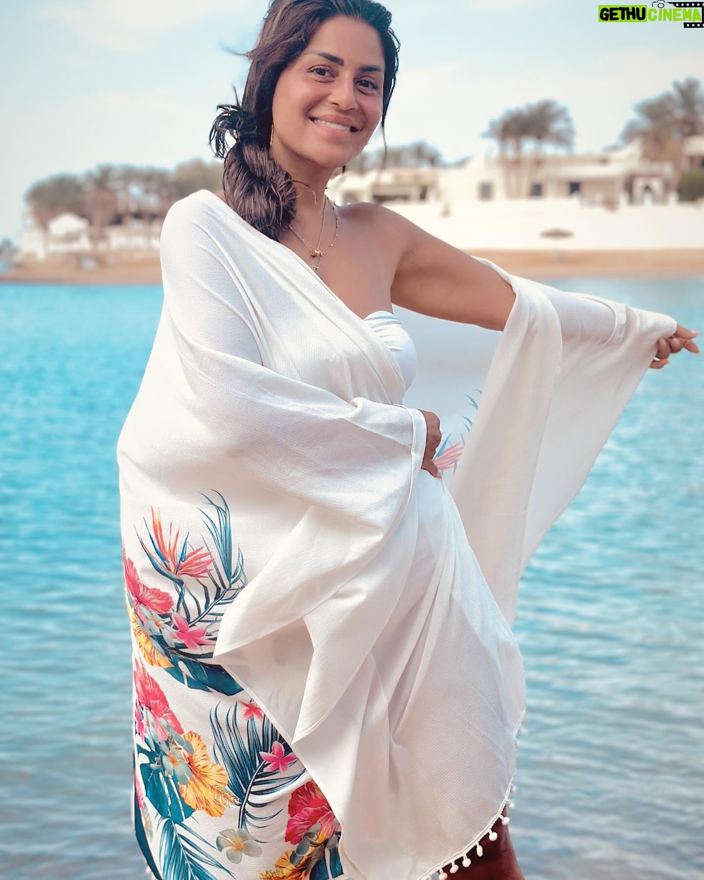 Menna Fadali - 64.2K Likes - Life is not long to try everything, nor short to remember everything. But it’s beautiful if we know it’s worth noting 🤍♍️
