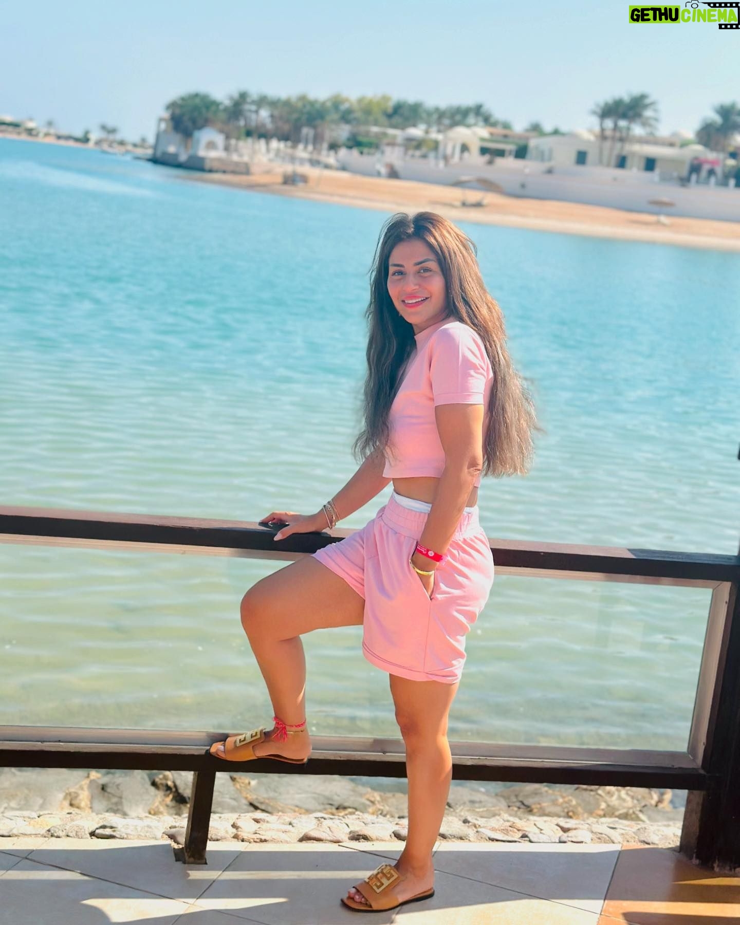 Menna Fadali - 71.3K Likes - Good morning from gouna🇪🇬 @panorama_bungalows_elgouna