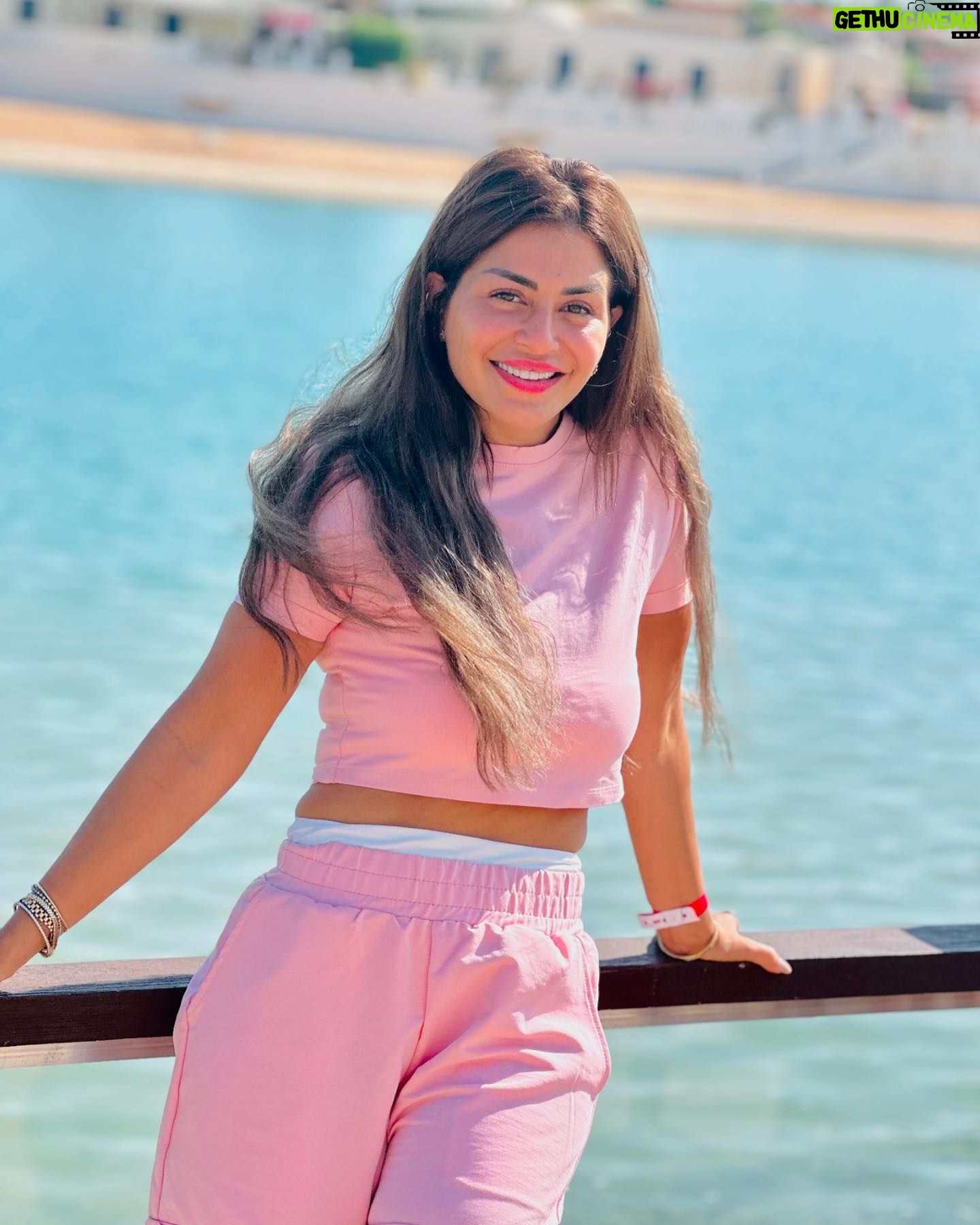 Menna Fadali - 71.3K Likes - Good morning from gouna🇪🇬 @panorama_bungalows_elgouna