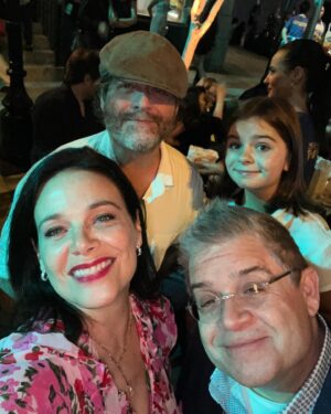 Meredith Salenger Instagram - Such an incredible night at the “only murders in the building” premiere. Martin short is the loveliest as always. I met the incomparable Meryl Streep. We had a nice conversation about the world and politics and family. Alice got to meet one of her favorite musicians currently, @chappellroan. And the show is just fantastic. Including the incredible score and music by my friend, Sidhartha Kholsa.
