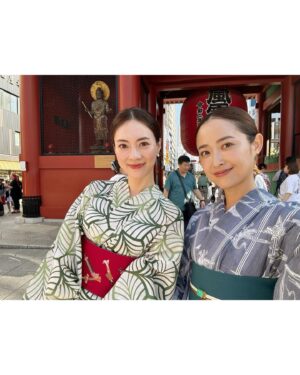 Mew Azama Instagram - 夏の思い出🍧👘🏮

先日、浴衣を着て浅草をぶらぶら👣

かき氷を食べたり、屋形船に乗ったり
楽しい夏の思い出ができました🌻
　

浴衣もっとたくさん欲しいなぁ🎈
　

今日から新学期の方も多いですよね。

みなさんは夏らしいことできましたか？？

　
#夏の思い出#浴衣#屋形船#浅草#asakusa