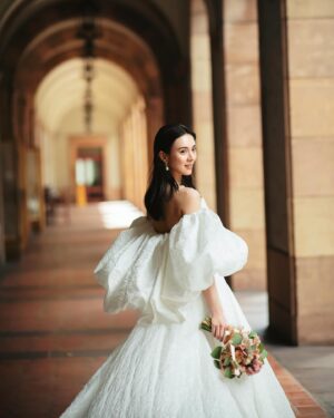 Mew Azama Instagram - 👰🏻‍♀️

photo @keiichisuto33 
hairmake @kanbe61 
coordinator @kiyomin121 
assistant @saki_toyoba 
dressshop @reginacloset027
dress @atelierbeccar