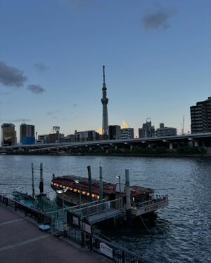 Mew Azama Instagram - 夏の思い出🍧👘🏮

先日、浴衣を着て浅草をぶらぶら👣

かき氷を食べたり、屋形船に乗ったり
楽しい夏の思い出ができました🌻
　

浴衣もっとたくさん欲しいなぁ🎈
　

今日から新学期の方も多いですよね。

みなさんは夏らしいことできましたか？？

　
#夏の思い出#浴衣#屋形船#浅草#asakusa