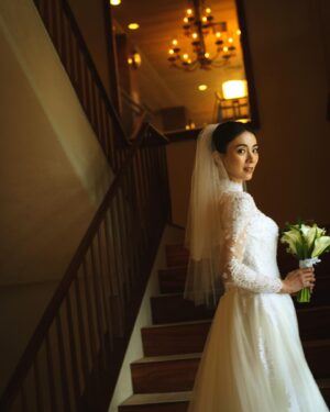 Mew Azama Instagram - 👰🏻‍♀️

photo @keiichisuto33 
hairmake @kanbe61 
dress @foursis_weddingdress 
location @halekulanihotel